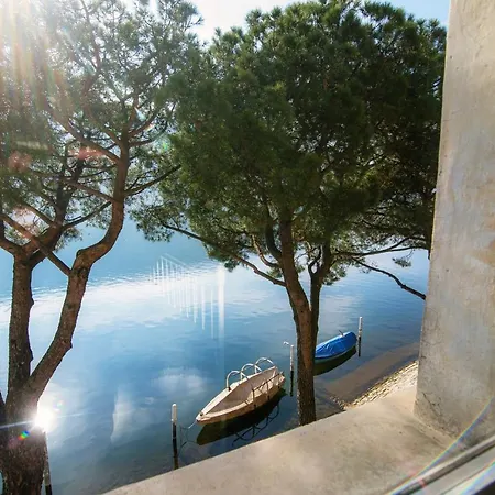 Sin4 By Quokka 360 - Overlooking The Lake - Fai Heritage In Lägenhet